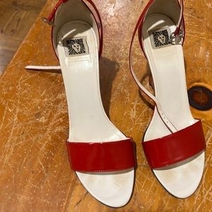 Beautiful red Patton leather Anne Klein original size 8 medium sandals. NWT.